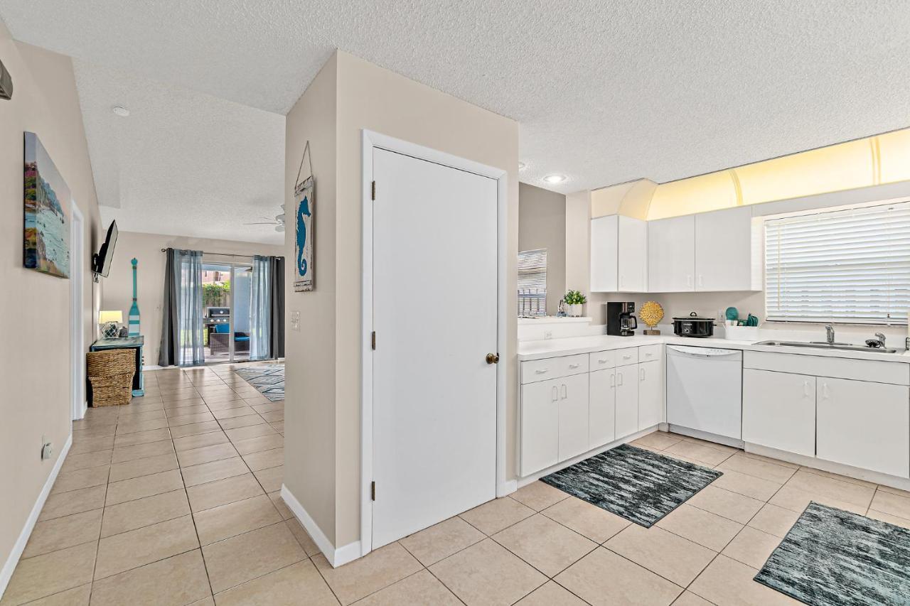 Serene Seaside Retreat - Dog Friendly - 2Br Townhouse With Shared Heated Pool Steps To Paradise Beach! Melbourne Extérieur photo