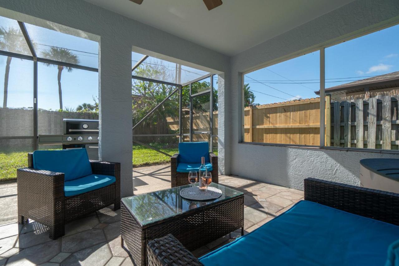 Serene Seaside Retreat - Dog Friendly - 2Br Townhouse With Shared Heated Pool Steps To Paradise Beach! Melbourne Extérieur photo